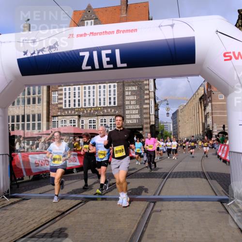 13.09.2026 - 21. swb-Marathon Bremen Tim E. http://msf.ph/oto/10329269 13.09.2026 11:03:00 Ziel 10190, 10296, 10633, 10783, 10945, 10954, 10955, 10985, 11096, 11107, 11261, 11508, 11554, 11564, 11662, 11701, 11719, 11730, 11776, 11785, 11945, 12071, 12154, 12247, 12252, 12429, 12451, 12489 meine-sportfotos.de