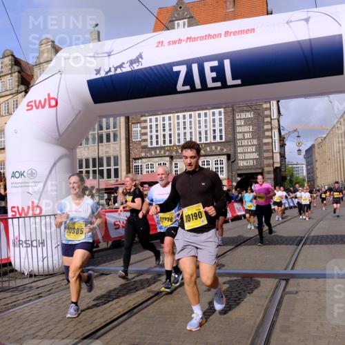 13.09.2026 - 21. swb-Marathon Bremen Tim E. http://msf.ph/oto/10329341 13.09.2026 11:03:01 Ziel 10190, 10296, 10633, 10783, 10945, 10954, 10955, 10985, 11096, 11107, 11261, 11554, 11564, 11662, 11701, 11719, 11730, 11776, 11785, 11945, 12071, 12154, 12247, 12252, 12429, 12451, 12465, 12489 meine-sportfotos.de