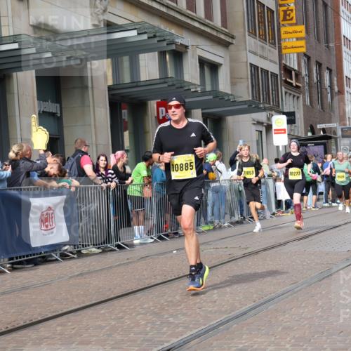 13.09.2026 - 21. swb-Marathon Bremen Strokosch-Dieckow http://msf.ph/oto/10329343 13.09.2026 11:02:15 Ziel 10153, 10154, 10190, 10273, 10274, 10278, 10338, 10738, 10885, 10985, 11096, 11137, 11261, 11505, 11508, 11526, 11554, 11662, 11776, 11853, 11890, 11945, 12154, 12169, 12252, 12429, 12451, 12489, 10173, 10257, 10331, 10439, 10473, 10500, 10617, 10636, 10803, 10817, 10915, 10924, 10943, 11249, 11268, 11436, 11576, 11811, 11853, 11859, 11886, 12016, 12042, 12094, 12095, 12134, 12135, 12145, 12360, 12412, 12437, 12506 meine-sportfotos.de