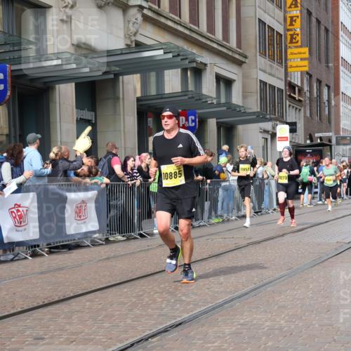 13.09.2026 - 21. swb-Marathon Bremen Strokosch-Dieckow http://msf.ph/oto/10329360 13.09.2026 11:02:15 Ziel 10153, 10154, 10190, 10273, 10274, 10278, 10338, 10738, 10885, 10985, 11096, 11137, 11261, 11505, 11508, 11526, 11554, 11662, 11776, 11853, 11890, 11945, 12154, 12169, 12252, 12429, 12451, 12489, 10173, 10257, 10331, 10439, 10473, 10500, 10617, 10636, 10803, 10817, 10915, 10924, 10943, 11249, 11268, 11436, 11576, 11811, 11853, 11859, 11886, 12016, 12042, 12094, 12095, 12134, 12135, 12145, 12360, 12412, 12437, 12506 meine-sportfotos.de