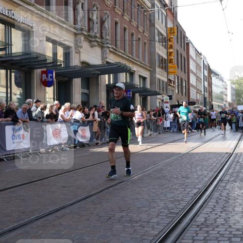 13.09.2026 - 21. swb-Marathon Bremen Strokosch-Dieckow http://msf.ph/oto/10329450 13.09.2026 13:21:40 Ziel 141, 148, 572, 1209, 1645, 2051, 3021, 3338, 3652, 3774, 3934, 4581, 4735, 5193, 6976, 7098, 8438, 8452, 8924, 8947, 9421, 9599, 9839, 10120, 1130, 1254, 2088, 2397, 2570, 2904, 3120, 3202, 3290, 3435, 3655, 3695, 3930, 4165, 4234, 4445, 4484, 4519, 5542, 6862, 6865, 7176, 8184, 8270, 8384, 8730, 8923, 9048, 9059, 9514, 9722, 9900, 13145 meine-sportfotos.de