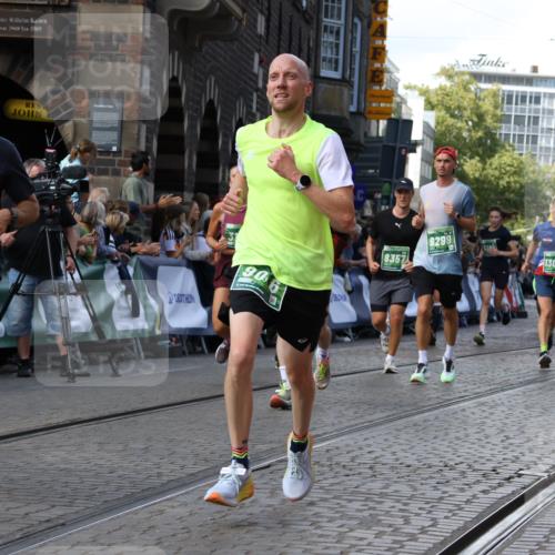 13.09.2026 - 21. swb-Marathon Bremen Strokosch-Dieckow http://msf.ph/oto/10329461 13.09.2026 13:25:16 Ziel 972, 1080, 1264, 2322, 2761, 3015, 4091, 4113, 4198, 4262, 4507, 4918, 4973, 5664, 6079, 6360, 6544, 6807, 6943, 7409, 7854, 8245, 8853, 9152, 10103, 209, 260, 1650, 1658, 2046, 3168, 4294, 5755, 5814, 6113, 6380, 7252, 8357, 8695, 8769, 9299, 9460, 9468, 9563, 13025 meine-sportfotos.de