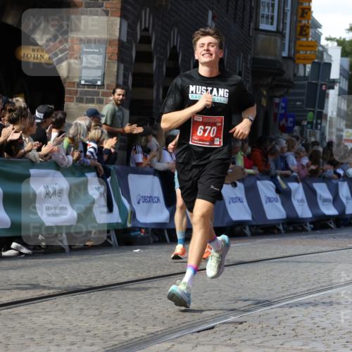 13.09.2026 - 21. swb-Marathon Bremen Strokosch-Dieckow http://msf.ph/oto/10329602 13.09.2026 13:14:20 Ziel 524, 670, 683, 1433, 1613, 1707, 1937, 2422, 2701, 2824, 3236, 5443, 5593, 5610, 6145, 7029, 7210, 7283, 7435, 7963, 8118, 8886, 9426, 9635, 10105, 376, 469, 1043, 1125, 1492, 1814, 3085, 3821, 4452, 4685, 5794, 5836, 6130, 6506, 7117, 7826, 8456, 9868 meine-sportfotos.de