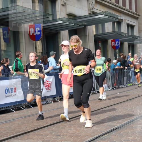 13.09.2026 - 21. swb-Marathon Bremen Strokosch-Dieckow http://msf.ph/oto/10329613 13.09.2026 11:02:21 Ziel 10190, 10296, 10633, 10783, 10945, 10954, 10955, 10985, 11096, 11107, 11137, 11261, 11508, 11526, 11554, 11564, 11662, 11701, 11719, 11730, 11776, 11890, 11945, 12071, 12154, 12169, 12247, 12252, 12429, 12451, 12489, 10153, 10154, 10173, 10273, 10274, 10278, 10331, 10338, 10439, 10473, 10500, 10617, 10636, 10738, 10803, 10885, 10915, 10924, 10943, 11249, 11505, 11576, 11811, 11853, 11886, 12016, 12042, 12094, 12134, 12135, 12145, 12360, 12437, 12506 meine-sportfotos.de