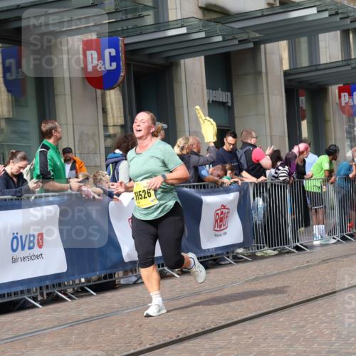 13.09.2026 - 21. swb-Marathon Bremen Strokosch-Dieckow http://msf.ph/oto/10329655 13.09.2026 11:02:22 Ziel 10190, 10296, 10633, 10783, 10945, 10954, 10955, 10985, 11096, 11107, 11137, 11261, 11508, 11526, 11554, 11564, 11662, 11701, 11719, 11730, 11776, 11785, 11890, 11945, 12071, 12154, 12169, 12247, 12252, 12429, 12451, 12489, 10153, 10154, 10173, 10273, 10274, 10278, 10331, 10338, 10439, 10473, 10500, 10617, 10636, 10738, 10803, 10885, 10915, 10924, 10943, 11249, 11505, 11576, 11811, 11853, 11886, 12016, 12042, 12094, 12134, 12135, 12145, 12360, 12437, 12506 meine-sportfotos.de