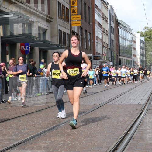 13.09.2026 - 21. swb-Marathon Bremen Strokosch-Dieckow http://msf.ph/oto/10329792 13.09.2026 11:02:26 Ziel 10190, 10296, 10633, 10783, 10945, 10954, 10955, 10985, 11096, 11107, 11261, 11508, 11526, 11554, 11564, 11662, 11701, 11719, 11730, 11776, 11785, 11945, 12071, 12154, 12247, 12252, 12429, 12451, 12465, 12489, 10153, 10154, 10173, 10273, 10274, 10278, 10331, 10338, 10439, 10473, 10636, 10738, 10885, 10915, 10943, 11137, 11249, 11505, 11526, 11576, 11811, 11853, 11886, 11890, 12042, 12094, 12134, 12135, 12169, 12437 meine-sportfotos.de