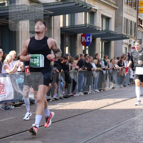 13.09.2026 - 21. swb-Marathon Bremen Strokosch-Dieckow http://msf.ph/oto/10329841 13.09.2026 13:21:52 Ziel 141, 148, 1601, 1645, 2051, 2499, 3021, 3652, 4204, 4211, 5193, 6621, 7625, 7917, 8447, 8452, 8574, 8924, 9599, 9668, 9839, 572, 1130, 1209, 1254, 2088, 2397, 2570, 3290, 3338, 3435, 3655, 3695, 3774, 3930, 3934, 4581, 4735, 5542, 6865, 6976, 7098, 7176, 8270, 8384, 8438, 8947, 9048, 9059, 9421, 10120, 13145 meine-sportfotos.de