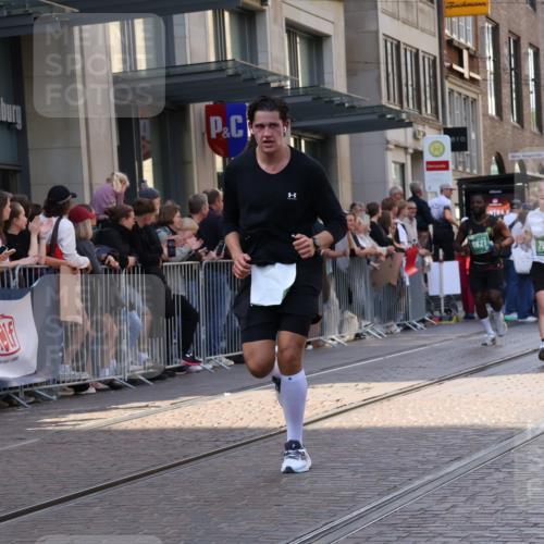 13.09.2026 - 21. swb-Marathon Bremen Strokosch-Dieckow http://msf.ph/oto/10329870 13.09.2026 13:21:53 Ziel 141, 148, 1601, 1645, 2051, 2499, 3021, 3652, 4204, 4211, 5193, 6621, 7625, 7917, 8447, 8452, 8574, 8924, 9599, 9668, 9839, 141, 572, 1130, 1209, 1254, 2088, 2397, 2570, 3290, 3338, 3435, 3695, 3774, 3930, 3934, 4581, 4735, 5193, 5542, 6865, 6976, 7098, 7176, 8384, 8438, 8947, 9048, 9059, 9421, 10120, 13145 meine-sportfotos.de