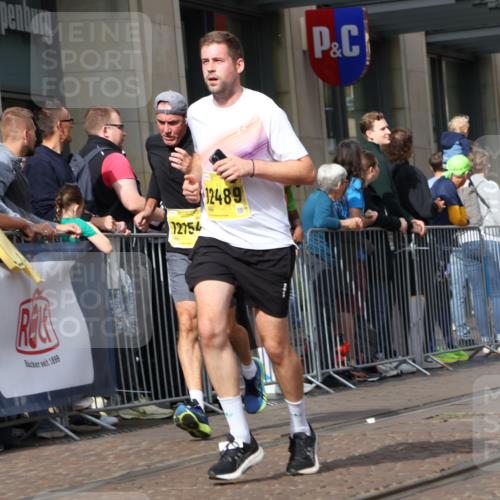 13.09.2026 - 21. swb-Marathon Bremen Strokosch-Dieckow http://msf.ph/oto/10329901 13.09.2026 11:02:29 Ziel 10190, 10296, 10633, 10731, 10783, 10945, 10954, 10955, 10985, 11096, 11107, 11261, 11313, 11564, 11662, 11697, 11701, 11719, 11730, 11776, 11785, 11945, 12071, 12154, 12247, 12429, 12448, 12451, 12465, 10153, 10154, 10173, 10273, 10274, 10278, 10331, 10338, 10439, 10636, 10738, 10885, 10915, 10943, 11137, 11249, 11505, 11508, 11526, 11554, 11576, 11811, 11853, 11886, 11890, 11945, 12042, 12094, 12134, 12135, 12169, 12252, 12437, 12489 meine-sportfotos.de