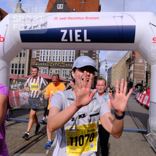 13.09.2026 - 21. swb-Marathon Bremen Tim E. http://msf.ph/oto/10329903 13.09.2026 11:03:27 Ziel 10150, 10185, 10195, 10237, 10528, 10531, 10598, 10715, 10724, 10727, 10731, 10959, 11070, 11095, 11493, 11676, 11830, 11836, 12068, 12214, 12421, 12432, 12483 meine-sportfotos.de
