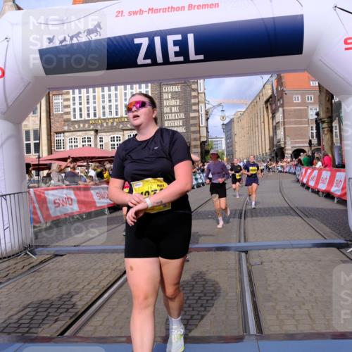 13.09.2026 - 21. swb-Marathon Bremen Tim E. http://msf.ph/oto/10329972 13.09.2026 11:03:34 Ziel 10092, 10150, 10187, 10195, 10237, 10309, 10528, 10531, 10598, 10724, 10727, 10904, 10959, 11070, 11493, 11598, 11676, 11773, 11830, 11836, 12068, 12184, 12185, 12214, 12611 meine-sportfotos.de