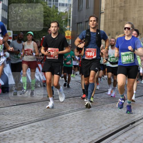 13.09.2026 - 21. swb-Marathon Bremen Strokosch-Dieckow http://msf.ph/oto/10329987 13.09.2026 13:14:36 Ziel 107, 235, 469, 1542, 1998, 2043, 2084, 2203, 2913, 2922, 3545, 4452, 4728, 5836, 5986, 6145, 7029, 7591, 7659, 7963, 8456, 8886, 8919, 9783, 615, 616, 889, 1455, 1748, 2251, 2847, 2971, 2997, 3012, 3057, 3175, 3206, 3834, 4097, 4226, 4246, 4569, 4586, 5315, 5649, 5962, 6472, 7251, 7782, 8409, 9242, 10016 meine-sportfotos.de