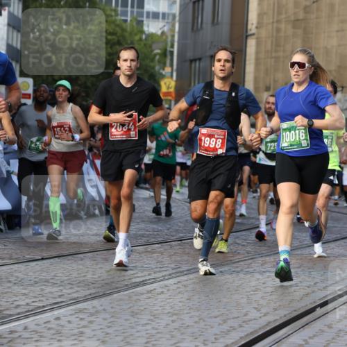 13.09.2026 - 21. swb-Marathon Bremen Strokosch-Dieckow http://msf.ph/oto/10330010 13.09.2026 13:14:36 Ziel 107, 235, 469, 1542, 1998, 2043, 2084, 2203, 2913, 2922, 3545, 4452, 4728, 5836, 5986, 6145, 7029, 7591, 7659, 7963, 8456, 8886, 8919, 9783, 615, 616, 889, 1455, 1748, 2251, 2847, 2971, 2997, 3012, 3057, 3175, 3206, 3834, 4097, 4226, 4246, 4569, 4586, 5315, 5649, 5962, 6472, 7251, 7782, 8409, 9242, 10016 meine-sportfotos.de