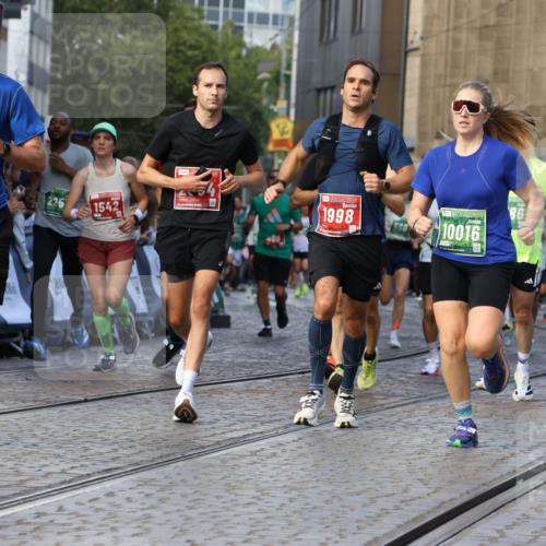 13.09.2026 - 21. swb-Marathon Bremen Strokosch-Dieckow http://msf.ph/oto/10330032 13.09.2026 13:14:36 Ziel 107, 235, 469, 1542, 1998, 2043, 2084, 2203, 2913, 2922, 3545, 4452, 4728, 5836, 5986, 6145, 7029, 7591, 7659, 7963, 8456, 8886, 8919, 9783, 615, 616, 889, 1455, 1748, 2251, 2847, 2971, 2997, 3012, 3057, 3175, 3206, 3834, 4097, 4226, 4246, 4569, 4586, 5315, 5649, 5962, 6472, 7251, 7782, 8409, 9242, 10016 meine-sportfotos.de
