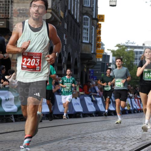 13.09.2026 - 21. swb-Marathon Bremen Strokosch-Dieckow http://msf.ph/oto/10330042 13.09.2026 13:14:45 Ziel 107, 376, 469, 1043, 1125, 1492, 1542, 1814, 2043, 2203, 2913, 3085, 3545, 3821, 4452, 4685, 4728, 5794, 5836, 5986, 6130, 6506, 7117, 7591, 7659, 7826, 8456, 8919, 9783, 9868, 889, 1510, 1748, 2383, 3057, 3175, 3206, 3504, 3717, 4226, 4569, 4968, 5298, 5315, 5471, 5649, 5796, 6379, 6404, 6472, 6528, 8238, 8409, 9523, 9797, 13141 meine-sportfotos.de