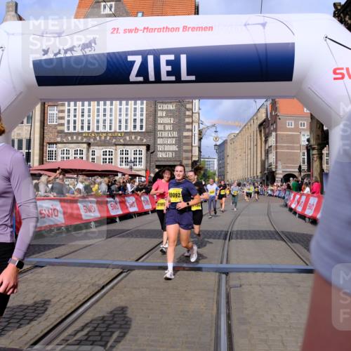 13.09.2026 - 21. swb-Marathon Bremen Tim E. http://msf.ph/oto/10330067 13.09.2026 11:03:36 Ziel 10092, 10150, 10187, 10195, 10237, 10309, 10528, 10531, 10598, 10724, 10727, 10904, 10959, 11070, 11493, 11598, 11676, 11773, 11830, 11836, 12068, 12184, 12185, 12214, 12611 meine-sportfotos.de