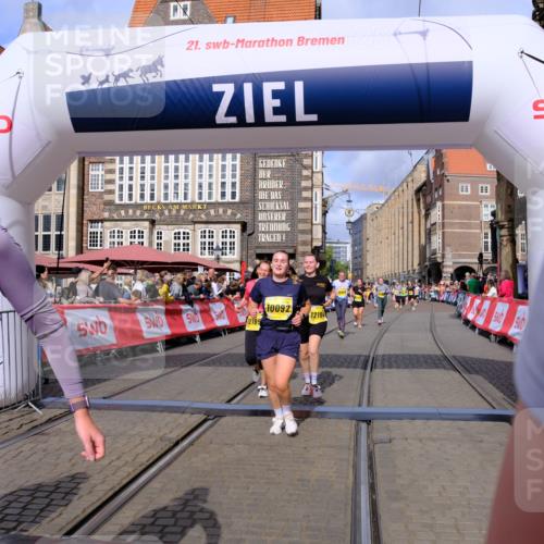13.09.2026 - 21. swb-Marathon Bremen Tim E. http://msf.ph/oto/10330090 13.09.2026 11:03:36 Ziel 10092, 10150, 10187, 10195, 10237, 10309, 10528, 10531, 10598, 10724, 10727, 10904, 10959, 11070, 11493, 11598, 11676, 11773, 11830, 11836, 12068, 12184, 12185, 12214, 12611 meine-sportfotos.de