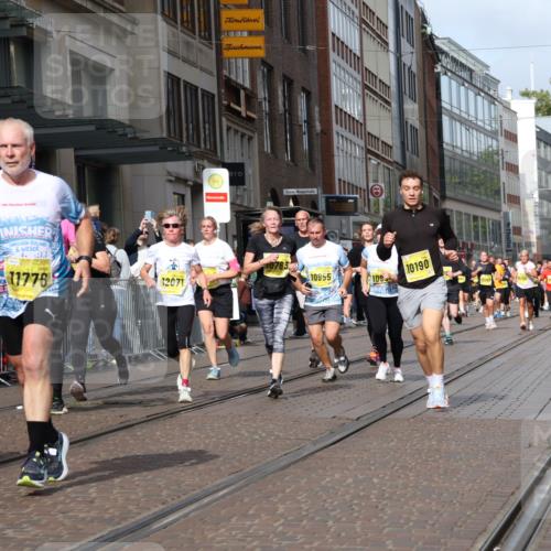 13.09.2026 - 21. swb-Marathon Bremen Strokosch-Dieckow http://msf.ph/oto/10330141 13.09.2026 11:02:36 Ziel 10185, 10190, 10296, 10633, 10715, 10731, 10783, 10945, 10954, 10955, 10985, 11095, 11096, 11107, 11313, 11564, 11697, 11701, 11719, 11730, 11776, 11785, 12071, 12247, 12421, 12432, 12448, 12451, 12465, 12483, 10153, 10154, 10273, 10274, 10278, 10331, 10338, 10738, 10885, 10915, 10943, 11137, 11261, 11505, 11508, 11526, 11554, 11662, 11853, 11886, 11890, 11945, 12154, 12169, 12252, 12429, 12489 meine-sportfotos.de