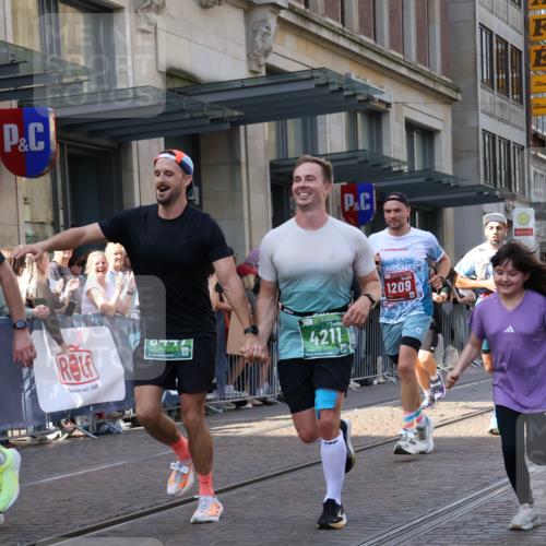 13.09.2026 - 21. swb-Marathon Bremen Strokosch-Dieckow http://msf.ph/oto/10330157 13.09.2026 13:22:02 Ziel 1601, 1645, 1933, 2499, 3021, 3855, 4204, 4211, 4697, 6621, 7625, 7917, 8447, 8574, 9668, 9839, 141, 148, 572, 1209, 2051, 2397, 3290, 3338, 3652, 3695, 3774, 3934, 4581, 4735, 5193, 6865, 6976, 7098, 8438, 8452, 8924, 8947, 9421, 9599, 9839, 10120 meine-sportfotos.de