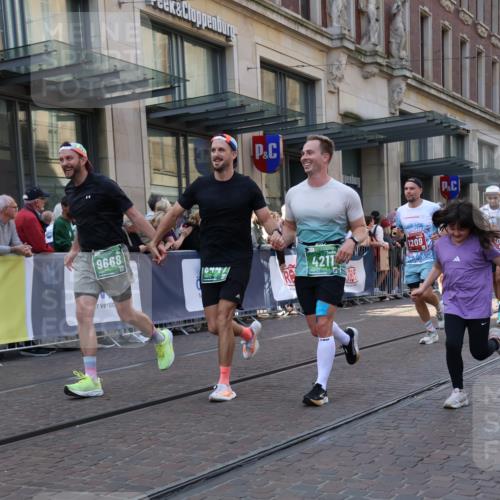13.09.2026 - 21. swb-Marathon Bremen Strokosch-Dieckow http://msf.ph/oto/10330186 13.09.2026 13:22:03 Ziel 1601, 1645, 1933, 2481, 2499, 3021, 3855, 4204, 4211, 4697, 6621, 6891, 7625, 7917, 8447, 8574, 9668, 141, 148, 572, 1209, 2051, 2397, 3290, 3338, 3652, 3695, 3774, 3934, 4581, 4735, 5193, 6865, 6976, 7098, 8438, 8452, 8924, 8947, 9421, 9599, 9839, 10120 meine-sportfotos.de