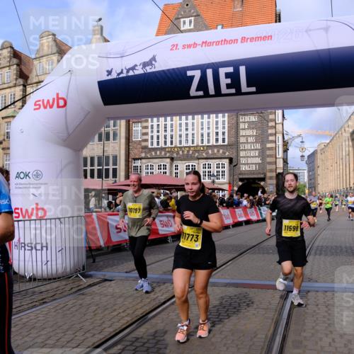 13.09.2026 - 21. swb-Marathon Bremen Tim E. http://msf.ph/oto/10330227 13.09.2026 11:03:42 Ziel 10092, 10150, 10187, 10237, 10309, 10420, 10724, 10902, 10904, 11211, 11411, 11598, 11655, 11746, 11773, 11830, 12068, 12184, 12185, 12611 meine-sportfotos.de