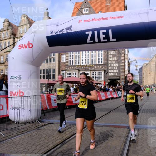 13.09.2026 - 21. swb-Marathon Bremen Tim E. http://msf.ph/oto/10330240 13.09.2026 11:03:42 Ziel 10092, 10150, 10187, 10237, 10309, 10420, 10724, 10902, 10904, 11211, 11411, 11598, 11655, 11746, 11773, 11830, 12068, 12184, 12185, 12611 meine-sportfotos.de