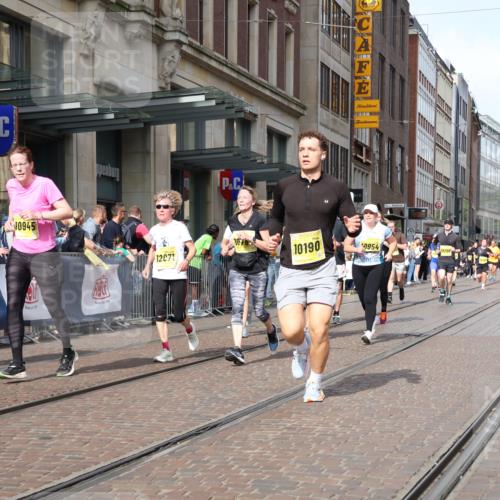 13.09.2026 - 21. swb-Marathon Bremen Strokosch-Dieckow http://msf.ph/oto/10330266 13.09.2026 11:02:39 Ziel 10185, 10190, 10296, 10528, 10598, 10633, 10715, 10727, 10731, 10783, 10945, 10954, 10955, 10985, 11070, 11095, 11096, 11107, 11313, 11564, 11676, 11697, 11701, 11719, 11730, 11776, 11785, 11836, 12071, 12214, 12247, 12421, 12432, 12448, 12465, 12483, 10153, 10154, 10190, 10273, 10274, 10278, 10338, 10738, 10885, 10915, 10985, 11137, 11261, 11505, 11508, 11526, 11554, 11662, 11776, 11853, 11886, 11890, 11945, 12154, 12169, 12252, 12429, 12451, 12489 meine-sportfotos.de