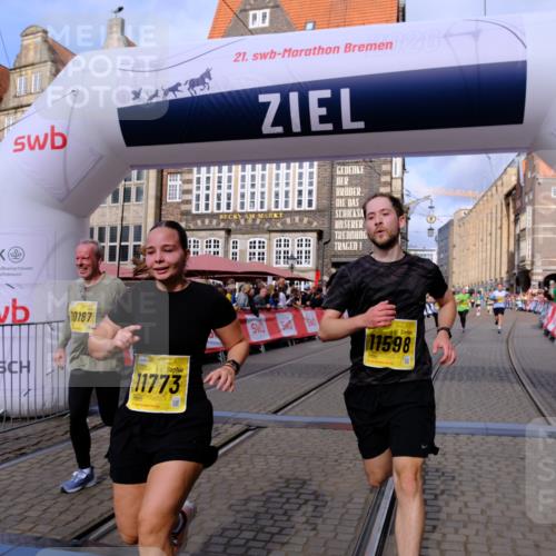 13.09.2026 - 21. swb-Marathon Bremen Tim E. http://msf.ph/oto/10330271 13.09.2026 11:03:43 Ziel 10092, 10150, 10187, 10237, 10309, 10420, 10724, 10902, 10904, 11211, 11411, 11598, 11655, 11746, 11773, 11830, 12068, 12184, 12185, 12611 meine-sportfotos.de