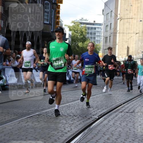 13.09.2026 - 21. swb-Marathon Bremen Strokosch-Dieckow http://msf.ph/oto/10330337 13.09.2026 13:25:19 Ziel 972, 1080, 1166, 1264, 1448, 2322, 2761, 3015, 3105, 4091, 4113, 4507, 4918, 4973, 6079, 6360, 6544, 6807, 6943, 7409, 7854, 8245, 8853, 9073, 9152, 9360, 9493, 13088, 209, 260, 1650, 1658, 5755, 5814, 6380, 7252, 8357, 8545, 8695, 8769, 9299, 9460, 9468, 9506, 13025 meine-sportfotos.de