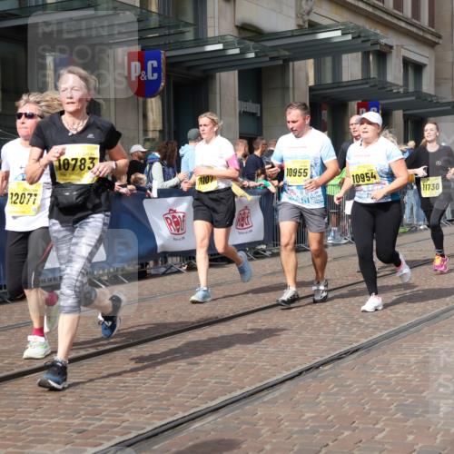 13.09.2026 - 21. swb-Marathon Bremen Strokosch-Dieckow http://msf.ph/oto/10330357 13.09.2026 11:02:41 Ziel 10185, 10195, 10296, 10528, 10531, 10598, 10633, 10715, 10727, 10731, 10783, 10945, 10954, 10955, 10959, 11070, 11095, 11107, 11313, 11493, 11564, 11676, 11697, 11701, 11719, 11730, 11785, 11836, 12071, 12214, 12247, 12421, 12432, 12448, 12465, 12483, 10153, 10154, 10190, 10273, 10274, 10278, 10338, 10738, 10885, 10945, 10985, 11096, 11137, 11261, 11505, 11508, 11526, 11554, 11662, 11701, 11776, 11890, 11945, 12154, 12169, 12252, 12429, 12451, 12489 meine-sportfotos.de