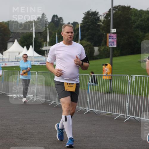 13.09.2026 - Kiel Lauf Andreas Tolksdorf http://msf.ph/oto/10330508 13.09.2026 09:32:22 Kiellinie 1290, 38, 5688 meine-sportfotos.de