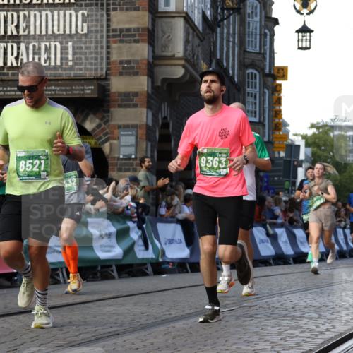 13.09.2026 - 21. swb-Marathon Bremen Strokosch-Dieckow http://msf.ph/oto/10330520 13.09.2026 13:15:03 Ziel 199, 615, 616, 889, 1455, 1748, 2251, 2847, 2971, 2997, 3012, 3057, 3175, 3206, 3821, 3834, 4097, 4226, 4246, 4569, 4586, 4685, 4968, 5239, 5315, 5649, 5962, 6404, 6472, 7251, 7782, 8366, 8409, 9242, 9523, 10016, 13141, 1664, 3357, 3743, 4111, 4382, 4992, 5003, 5149, 5385, 6351, 6773, 6902, 7432, 7497, 7515, 7717, 7730, 9253, 9338, 9363, 9483, 13137, 13139 meine-sportfotos.de