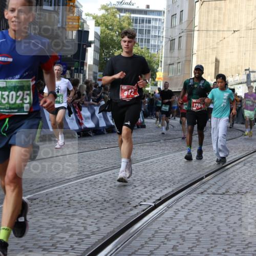 13.09.2026 - 21. swb-Marathon Bremen Strokosch-Dieckow http://msf.ph/oto/10330721 13.09.2026 13:25:20 Ziel 972, 1080, 1166, 1264, 1448, 2322, 2761, 3015, 3105, 4091, 4113, 4507, 4918, 4973, 6079, 6360, 6544, 6943, 7409, 7854, 8245, 8853, 9073, 9152, 9360, 9493, 13088, 209, 260, 1650, 5755, 5814, 6380, 7252, 8545, 8695, 8769, 9468, 9506 meine-sportfotos.de