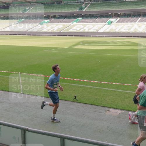 13.09.2026 - 21. swb-Marathon Bremen Michael Burmester http://msf.ph/oto/10330853 13.09.2026 13:02:24 Laufen im Stadion 150, 282, 318, 440, 531, 722, 930, 936, 946, 1006, 1014, 1067, 1163, 1250, 1436, 1448, 1460, 1582, 1611, 1896, 2033, 2047, 2062, 2276, 2292, 2345, 2364, 2370, 2378, 2421, 2491, 2513, 2561, 2627, 2638, 2666, 2668, 2779, 2900, 2987, 3013, 3044, 3114, 3135, 3163, 3164, 3187, 3248, 3258, 3294, 3334, 3372, 3374, 3375, 3392, 3460, 3496, 3526, 3527, 3576, 3585, 3603, 3667, 3721, 3806, 3852, 3893, 3938, 3970, 3983, 4000, 4077, 4133, 4506, 4558 meine-sportfotos.de