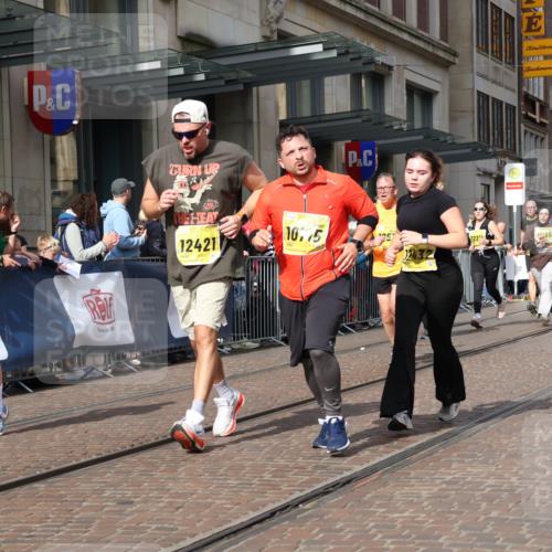13.09.2026 - 21. swb-Marathon Bremen Strokosch-Dieckow http://msf.ph/oto/10330886 13.09.2026 11:02:55 Ziel 10092, 10150, 10185, 10195, 10237, 10309, 10528, 10531, 10598, 10715, 10724, 10727, 10904, 10959, 11070, 11095, 11493, 11676, 11773, 11830, 11836, 12068, 12184, 12185, 12214, 12421, 12432, 12483, 12611, 10190, 10296, 10633, 10731, 10783, 10945, 10954, 10955, 10985, 11096, 11107, 11261, 11313, 11564, 11662, 11697, 11701, 11719, 11730, 11776, 11785, 12071, 12154, 12247, 12429, 12448, 12451, 12465 meine-sportfotos.de