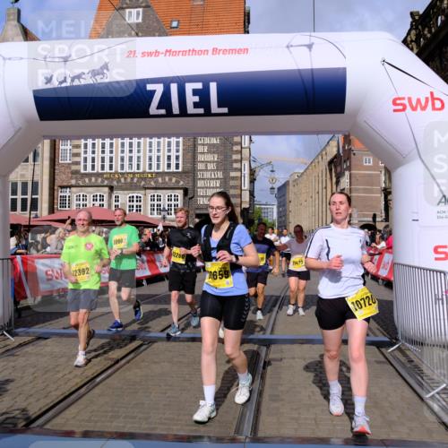 13.09.2026 - 21. swb-Marathon Bremen Tim E. http://msf.ph/oto/10331031 13.09.2026 11:04:14 Ziel 10152, 10357, 10403, 10429, 10607, 10659, 10720, 10726, 10796, 10912, 10913, 10918, 11149, 11318, 11319, 11325, 11451, 11470, 11471, 11511, 11618, 11868, 11909, 11967, 12140, 12260, 12392, 12433, 12504 meine-sportfotos.de