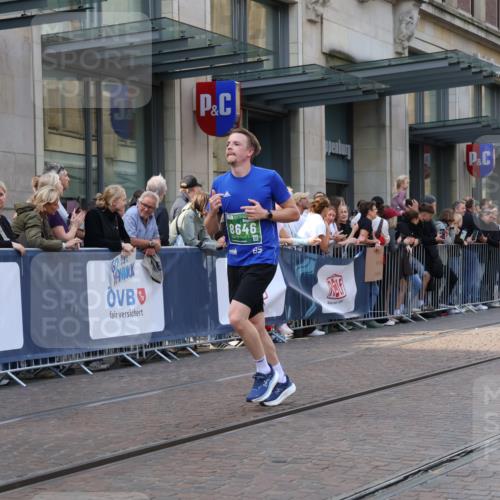 13.09.2026 - 21. swb-Marathon Bremen Strokosch-Dieckow http://msf.ph/oto/10331234 13.09.2026 13:22:34 Ziel 388, 913, 1935, 1963, 2040, 2402, 2771, 2806, 2914, 3098, 3145, 3233, 3560, 6707, 6737, 6792, 7909, 8377, 8551, 8646, 8671, 8672, 8819, 8820, 9090, 9510, 9921, 1933, 2481, 2499, 3855, 4204, 4211, 4483, 4697, 6621, 6891, 7586, 8447, 8547, 8574, 8694, 9668 meine-sportfotos.de