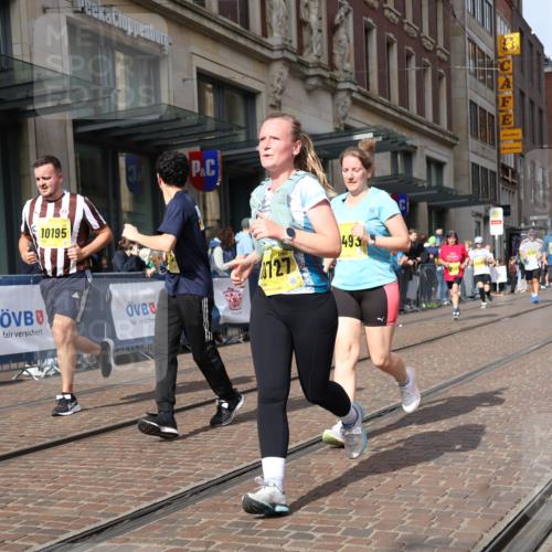 13.09.2026 - 21. swb-Marathon Bremen Strokosch-Dieckow http://msf.ph/oto/10331283 13.09.2026 11:03:02 Ziel 10092, 10150, 10187, 10195, 10237, 10309, 10528, 10531, 10598, 10724, 10727, 10904, 10959, 11070, 11211, 11411, 11493, 11598, 11676, 11773, 11830, 11836, 12068, 12184, 12185, 12214, 12611, 10185, 10190, 10296, 10633, 10715, 10731, 10783, 10945, 10954, 10955, 10985, 11095, 11096, 11107, 11313, 11564, 11697, 11701, 11719, 11730, 11776, 11785, 12071, 12247, 12421, 12432, 12448, 12451, 12465, 12483 meine-sportfotos.de
