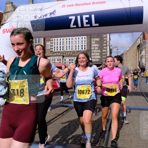 13.09.2026 - 21. swb-Marathon Bremen Tim E. http://msf.ph/oto/10331373 13.09.2026 11:04:24 Ziel 10182, 10291, 10390, 10516, 10607, 10659, 10671, 10672, 10720, 10726, 10912, 10913, 11221, 11318, 11319, 11336, 11470, 11471, 11539, 11618, 11726, 11909, 12001, 12103, 12113, 12140, 12260, 12276, 12392, 12433 meine-sportfotos.de