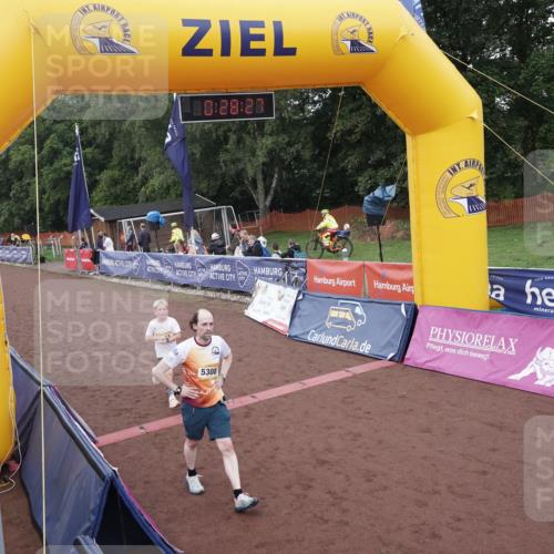 13.09.2026 - Airport Race Dennis Weichert http://msf.ph/oto/10331425 13.09.2026 10:29:01 Ziel 5308, 5443 meine-sportfotos.de