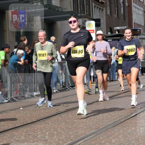 13.09.2026 - 21. swb-Marathon Bremen Strokosch-Dieckow http://msf.ph/oto/10331558 13.09.2026 11:03:12 Ziel 10090, 10091, 10092, 10187, 10237, 10309, 10327, 10420, 10569, 10724, 10902, 10904, 10950, 11211, 11411, 11595, 11598, 11655, 11746, 11773, 12068, 12074, 12184, 12185, 12611, 10150, 10185, 10195, 10528, 10531, 10598, 10715, 10727, 10731, 10959, 11070, 11095, 11313, 11493, 11676, 11697, 11785, 11830, 11836, 12214, 12421, 12432, 12448, 12465, 12483 meine-sportfotos.de