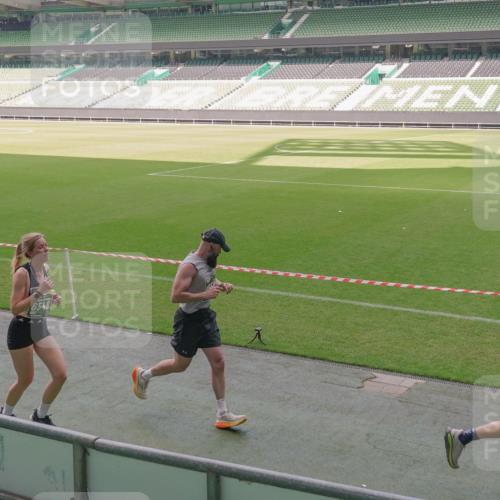 13.09.2026 - 21. swb-Marathon Bremen Michael Burmester http://msf.ph/oto/10331568 13.09.2026 13:03:13 Laufen im Stadion 150, 209, 210, 488, 596, 722, 725, 762, 881, 936, 940, 946, 1014, 1163, 1250, 1343, 1458, 1460, 1479, 1611, 1649, 1771, 2047, 2223, 2276, 2292, 2345, 2364, 2378, 2421, 2434, 2513, 2625, 2638, 2666, 2668, 2779, 2851, 2900, 2934, 2977, 2987, 3013, 3044, 3114, 3135, 3163, 3164, 3187, 3248, 3258, 3294, 3334, 3360, 3392, 3402, 3454, 3460, 3496, 3510, 3527, 3576, 3579, 3585, 3597, 3603, 3618, 3721, 3846, 3852, 3859, 3893, 3938, 3970, 3983, 4000, 4077, 4133, 4506, 4558 meine-sportfotos.de