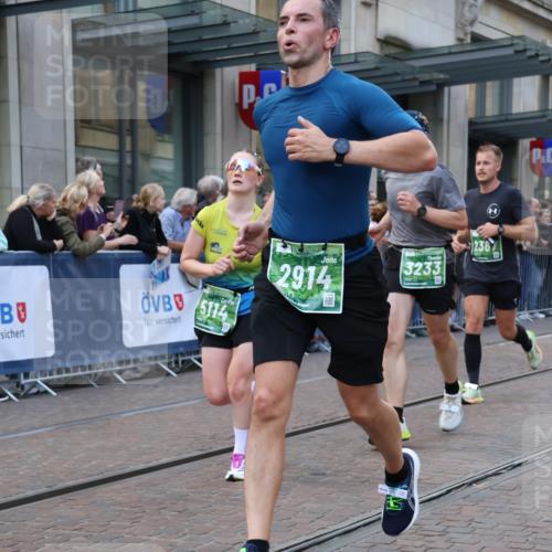 13.09.2026 - 21. swb-Marathon Bremen Strokosch-Dieckow http://msf.ph/oto/10331586 13.09.2026 13:22:47 Ziel 1809, 1900, 1935, 1963, 2040, 2306, 2367, 2427, 2827, 2914, 2961, 3098, 3145, 3233, 3374, 3560, 3729, 3920, 5114, 7909, 8045, 8231, 8304, 8377, 8646, 8671, 8672, 8732, 8787, 8819, 8820, 9827, 9921, 10127, 388, 913, 1933, 2402, 2481, 2771, 2806, 3855, 4483, 4697, 6707, 6737, 6792, 6891, 7586, 8547, 8551, 8694, 9090, 9510 meine-sportfotos.de