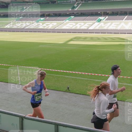 13.09.2026 - 21. swb-Marathon Bremen Michael Burmester http://msf.ph/oto/10331673 13.09.2026 13:03:21 Laufen im Stadion 150, 209, 210, 488, 596, 722, 725, 762, 881, 936, 940, 1014, 1163, 1250, 1343, 1458, 1460, 1479, 1611, 1649, 1653, 1771, 2223, 2276, 2292, 2345, 2364, 2378, 2421, 2434, 2513, 2625, 2666, 2668, 2779, 2851, 2891, 2900, 2934, 2977, 2987, 3013, 3044, 3114, 3135, 3163, 3164, 3187, 3248, 3258, 3294, 3334, 3360, 3392, 3402, 3454, 3460, 3496, 3510, 3527, 3576, 3579, 3585, 3597, 3603, 3618, 3721, 3846, 3852, 3859, 3893, 3938, 3970, 3983, 4000, 4077, 4133, 4506, 4558 meine-sportfotos.de