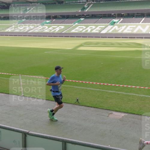 13.09.2026 - 21. swb-Marathon Bremen Michael Burmester http://msf.ph/oto/10331701 13.09.2026 13:03:25 Laufen im Stadion 150, 209, 210, 488, 596, 722, 725, 762, 881, 936, 940, 1014, 1163, 1250, 1343, 1458, 1460, 1479, 1611, 1649, 1653, 1771, 2223, 2276, 2292, 2345, 2364, 2378, 2421, 2434, 2513, 2625, 2666, 2668, 2779, 2851, 2891, 2900, 2934, 2977, 2987, 3013, 3044, 3114, 3135, 3163, 3164, 3187, 3248, 3258, 3294, 3334, 3360, 3402, 3425, 3454, 3460, 3496, 3510, 3576, 3579, 3585, 3597, 3603, 3618, 3721, 3846, 3852, 3859, 3893, 3938, 3970, 3983, 4000, 4077, 4133, 4506, 4558 meine-sportfotos.de