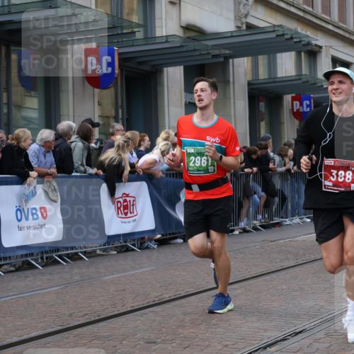 13.09.2026 - 21. swb-Marathon Bremen Strokosch-Dieckow http://msf.ph/oto/10331731 13.09.2026 13:22:50 Ziel 1809, 1900, 1935, 1963, 2306, 2367, 2427, 2827, 2899, 2914, 2961, 3098, 3233, 3374, 3560, 3729, 3920, 5114, 5820, 5821, 7909, 8045, 8231, 8304, 8377, 8646, 8671, 8672, 8732, 8787, 8819, 8820, 9827, 9921, 10127, 388, 913, 2040, 2402, 2481, 2771, 2806, 3145, 4483, 4697, 6707, 6737, 6792, 6891, 7586, 8547, 8551, 8646, 8694, 9090, 9510 meine-sportfotos.de