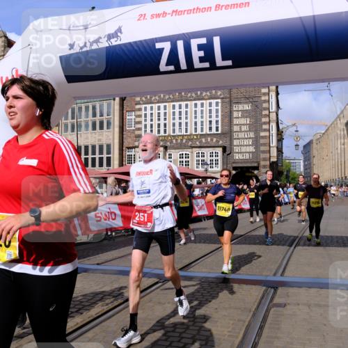 13.09.2026 - 21. swb-Marathon Bremen Tim E. http://msf.ph/oto/10331801 13.09.2026 11:04:38 Ziel 10182, 10245, 10291, 10526, 10613, 10755, 11214, 11215, 11221, 11248, 11336, 11410, 11720, 11726, 11740, 12009, 12276, 12929 meine-sportfotos.de