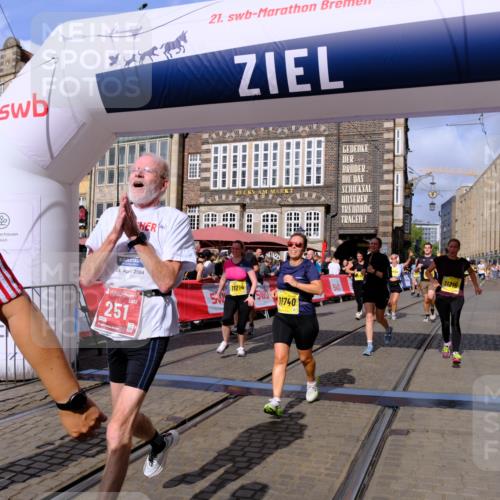 13.09.2026 - 21. swb-Marathon Bremen Tim E. http://msf.ph/oto/10331834 13.09.2026 11:04:38 Ziel 10182, 10245, 10291, 10526, 10613, 10755, 11214, 11215, 11221, 11248, 11336, 11410, 11720, 11726, 11740, 12009, 12276, 12929 meine-sportfotos.de