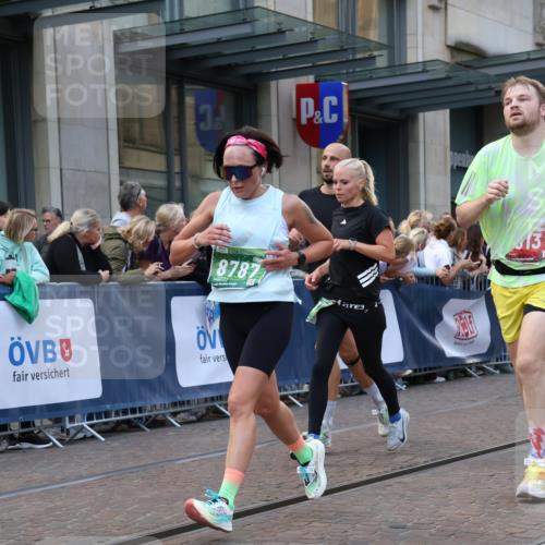 13.09.2026 - 21. swb-Marathon Bremen Strokosch-Dieckow http://msf.ph/oto/10331847 13.09.2026 13:22:52 Ziel 1809, 1900, 1935, 2306, 2367, 2427, 2827, 2899, 2914, 2961, 3098, 3233, 3374, 3729, 3920, 5114, 5820, 5821, 7909, 8045, 8231, 8304, 8377, 8671, 8672, 8732, 8787, 8819, 8820, 9436, 9827, 9921, 10127, 388, 913, 1963, 2040, 2402, 2481, 2771, 2806, 3145, 3560, 4483, 6707, 6737, 6792, 6891, 7586, 8547, 8551, 8646, 8694, 9090, 9510 meine-sportfotos.de