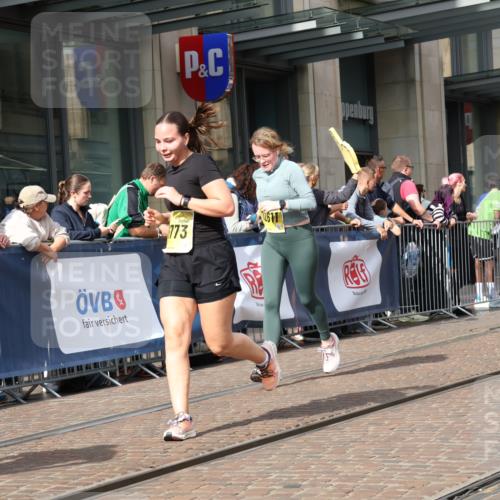 13.09.2026 - 21. swb-Marathon Bremen Strokosch-Dieckow http://msf.ph/oto/10331854 13.09.2026 11:03:18 Ziel 10090, 10091, 10187, 10309, 10327, 10420, 10569, 10796, 10902, 10904, 10950, 11211, 11411, 11595, 11598, 11655, 11746, 11773, 11868, 12074, 12611, 10092, 10150, 10185, 10195, 10237, 10528, 10531, 10598, 10715, 10724, 10727, 10731, 10959, 11070, 11095, 11313, 11493, 11676, 11830, 11836, 12068, 12184, 12185, 12214, 12421, 12432, 12448, 12483 meine-sportfotos.de
